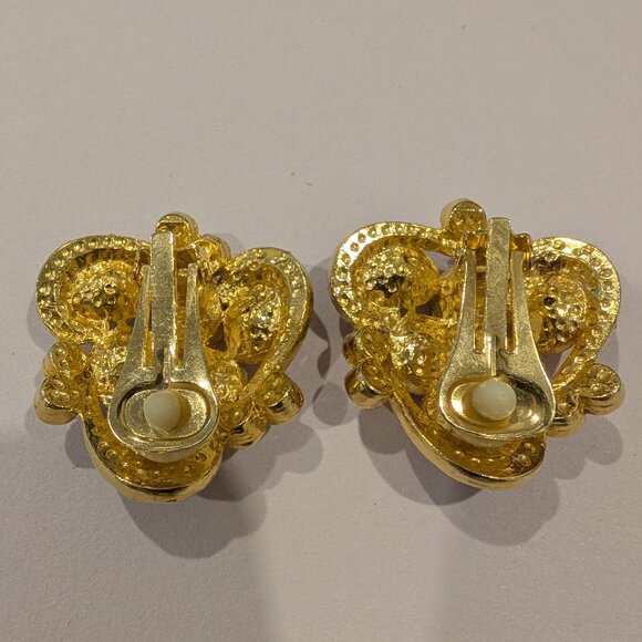 Vintage clip-on earrings. - Picture 3 of 3